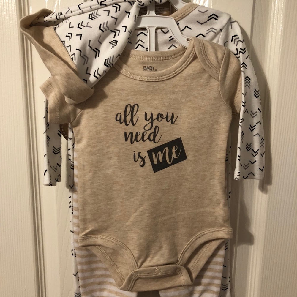 6 pieces baby clothes 9mo